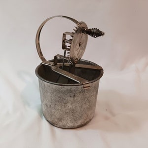 Vintage Hand Mixer – Duckwells