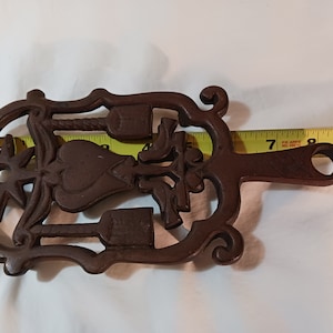 Vintage Wilton Cast Iron Dumb Dutch T-5 Trivet Hearts, Birds & Brooms