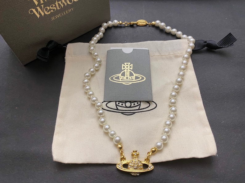 New In Box Vivienne Westwood gold Pearl Choker Necklace Mini Bas Relief 