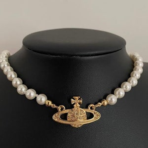 New In Box Vivienne Westwood gold Pearl Choker Necklace Mini Bas Relief