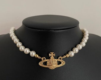 New In Box Vivienne Westwood gold Pearl Choker Necklace Mini Bas Relief