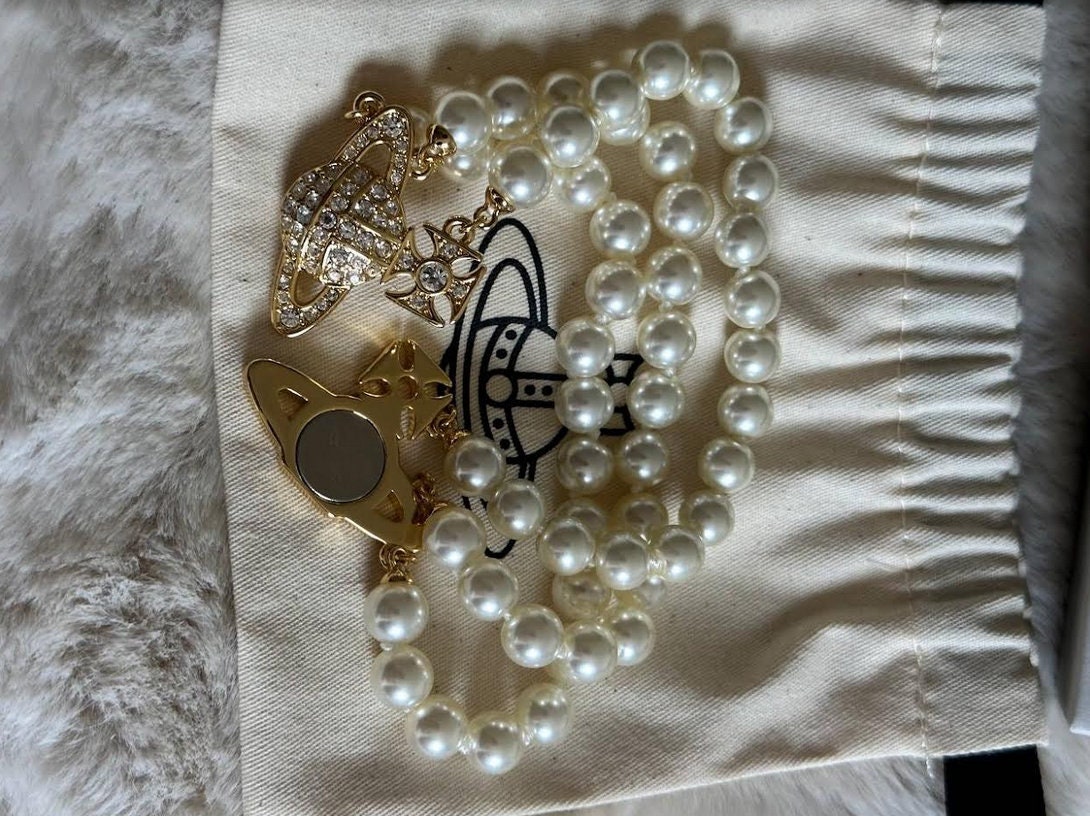 【Vivienne Westwood】Graziella Three Row ブレスレット Vivienne Westwood GRAZIELLA Three Row Pearl Bracelet New in