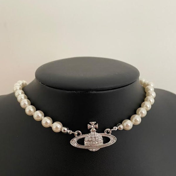 New In Box Vivienne Westwood Silver Pearl Choker Necklace Mini Bas Relief