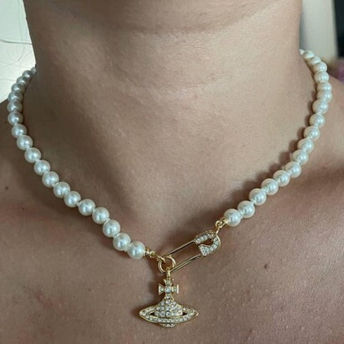 Vivienne Westwood Gold Lucrece Pearl Pin Necklace - Etsy