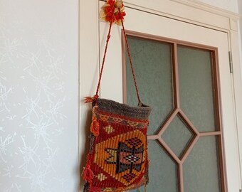 hand woven vintage, handmade bag, shoulder bag, vintage handbag, Turkish nomad bag. year of construction 1960s.