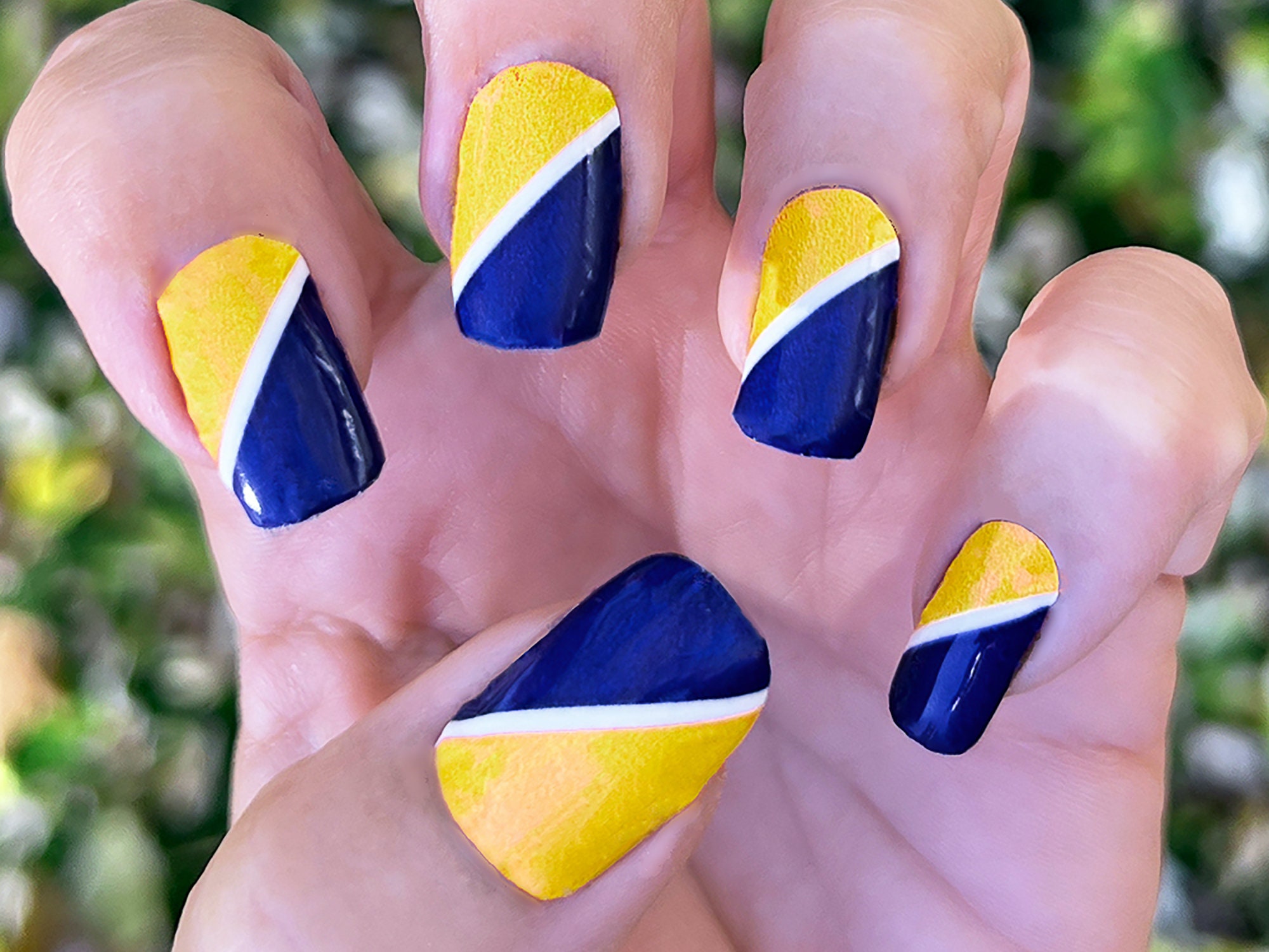 Marquette University Nail Art Designs Golden Eagles Nail -   Norway