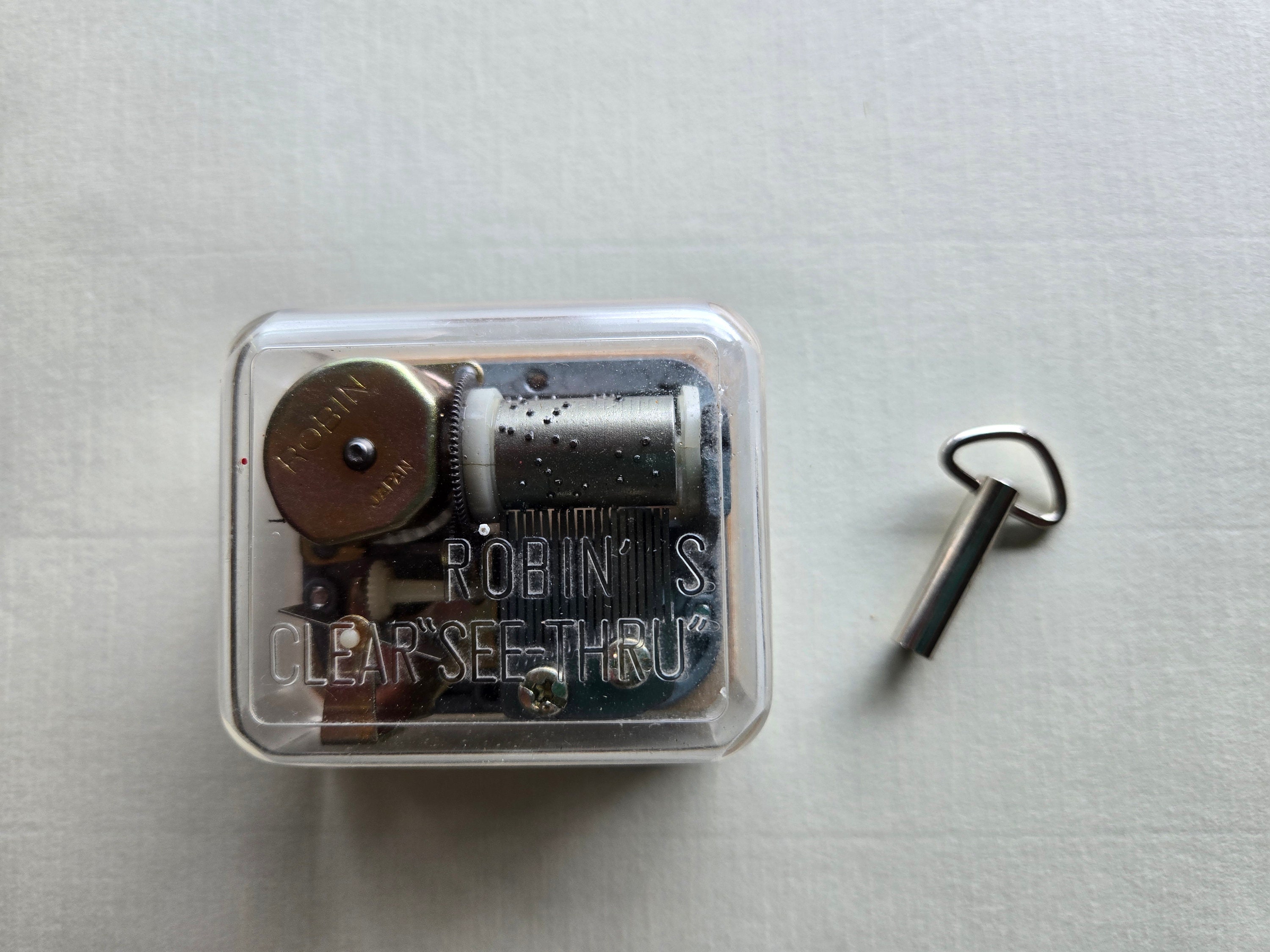 Vintage Robin's Clear See-thru Wind-up 18 Note Music Box