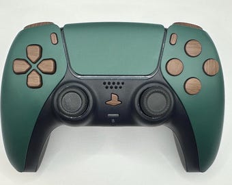 Spersonalizowany zielony kontroler do PS5 z drewnianymi akcentami – spersonalizowany kontroler do gier, wyjątkowy, ręcznie robiony prezent dla gracza