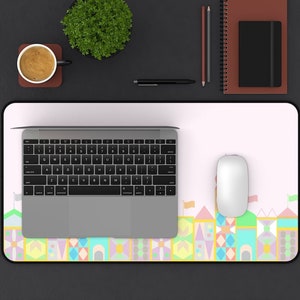 Es ist eine kleine Welt Schreibtischmatte, Disney Büro Dekor, Disney Mouse Pad, Disney Schreibwaren, Mickey Mouse Pad, Disney Home, Disney Computer Mat
