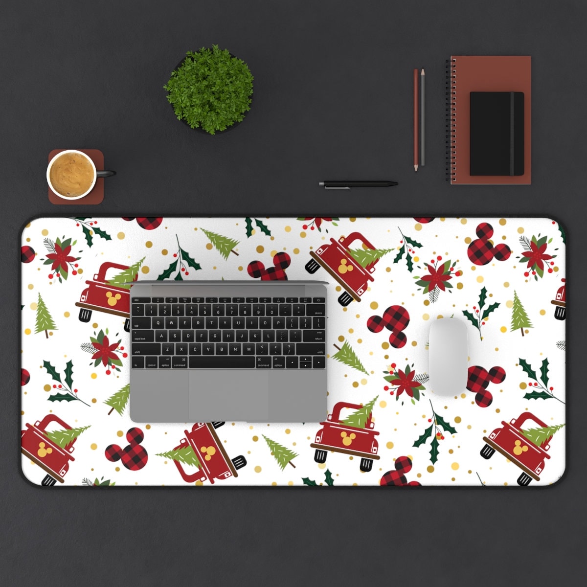 Tappetino da scrivania con alberi di Natale Disney, tappetino da scrivania per le vacanze, tappetino da scrivania Disney, tappetino per mouse Disney, ufficio Disney, arredamento scrivania Disney, tappetino per computer Disney