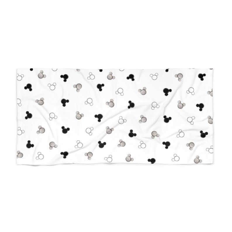 Toalla de playa de Mickey monocromática, toalla de Disney, accesorios de playa de Mickey Mouse, toalla de piscina de Disney, toalla de Minnie, toalla de Mickey B&W, Boho imagen 4