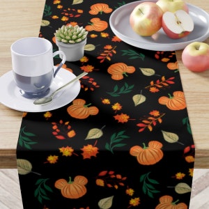 Corredor de mesa de abóbora da Disney, cozinha da Disney, decoração de casa da Disney, jogo americano do Mickey, roupa de mesa, decoração de mesa, utensílios de mesa da Disney, outono, Halloween