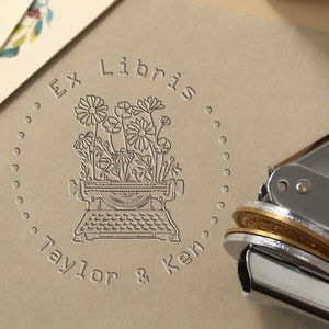 Aus der Bibliothek Buchdrucker, Blumenprägestempel, Buchprägestempel personalisiert, Logoprägestempel, für Sie gemacht, tolles Geschenk für Buchliebhaber!