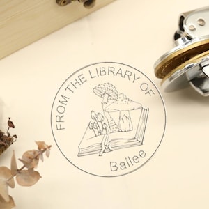 Benutzerdefinierte Buch- und Pilzprägestempel, aus der Bibliothek des Buchprägers, personalisierter Namenspräger, bestes Geschenk für Buchliebhaber