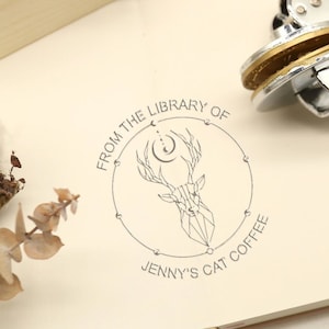 Aus der Bibliothek/Ex Libris Stempel,Zauberschule,Buch Prägestempel,Personalisiert Ihren Namen,Geschenk für Buchliebhaber/Leser
