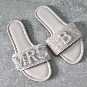 Bride sandals/Bride shoes/Mrs sandals/Hen do sandals/Honeymoon sandals/Bride to be/Bride gift/Bridal shoes/Pearl sandals/Sliders/Wedding