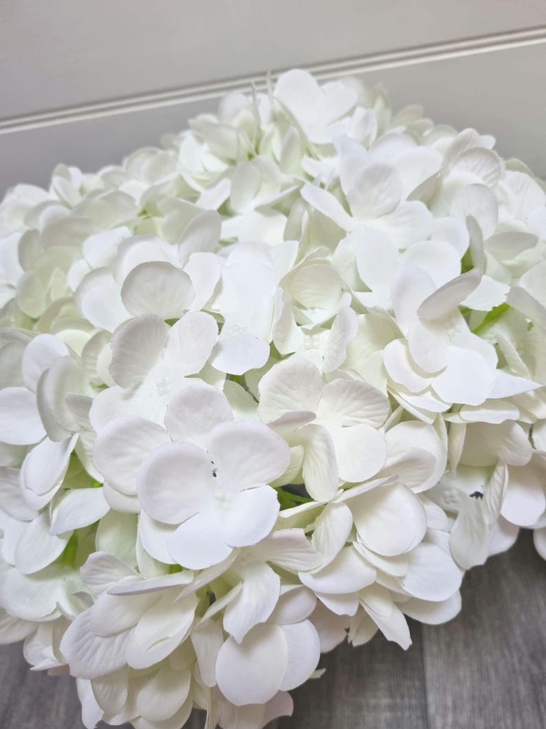 Hydrangea glass fishbowl vase/Centerpiece/Flower arrangement/Faux flowers/Home decor/Artificial flowers/Mother's Day gift/New home gift immagine 9