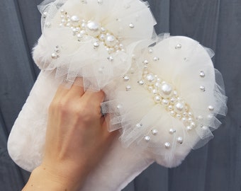 Embellished Bridal pearl slippers/Bride slippers/Wedding slippers/Hen do slippers/Honeymoon slippers