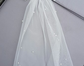Personalised white pearl veil/Hen do veil/Bridal veil/Wedding veil/Bride veil/Bride to be veil/Customised veil/Hen do bow/Bride bow