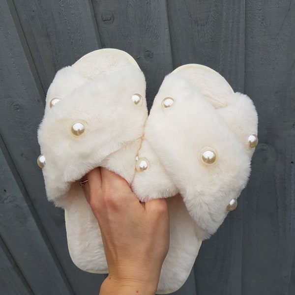 Embellished pearl slippers. Bridesmaids slippers/Bridal slippers/Bride slippers/Brides slippers/Slippers/Hen do slippers/Gifts for her/Mum
