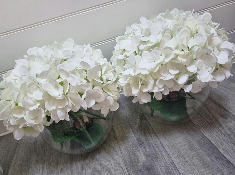 Hydrangea glass fishbowl vase/Centerpiece/Flower arrangement/Faux flowers/Home decor/Artificial flowers/Mother's Day gift/New home gift immagine 1