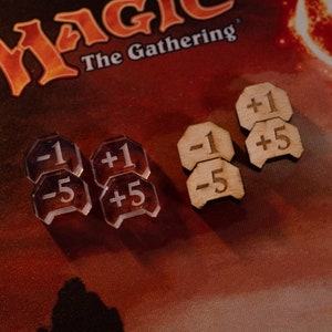 Magic the Gathering MTG Stapelbare +1 & -1 Kraft- / Zähigkeitszähler | Spieltoken | Kartenspiel | Ein Geschenk für Gamer