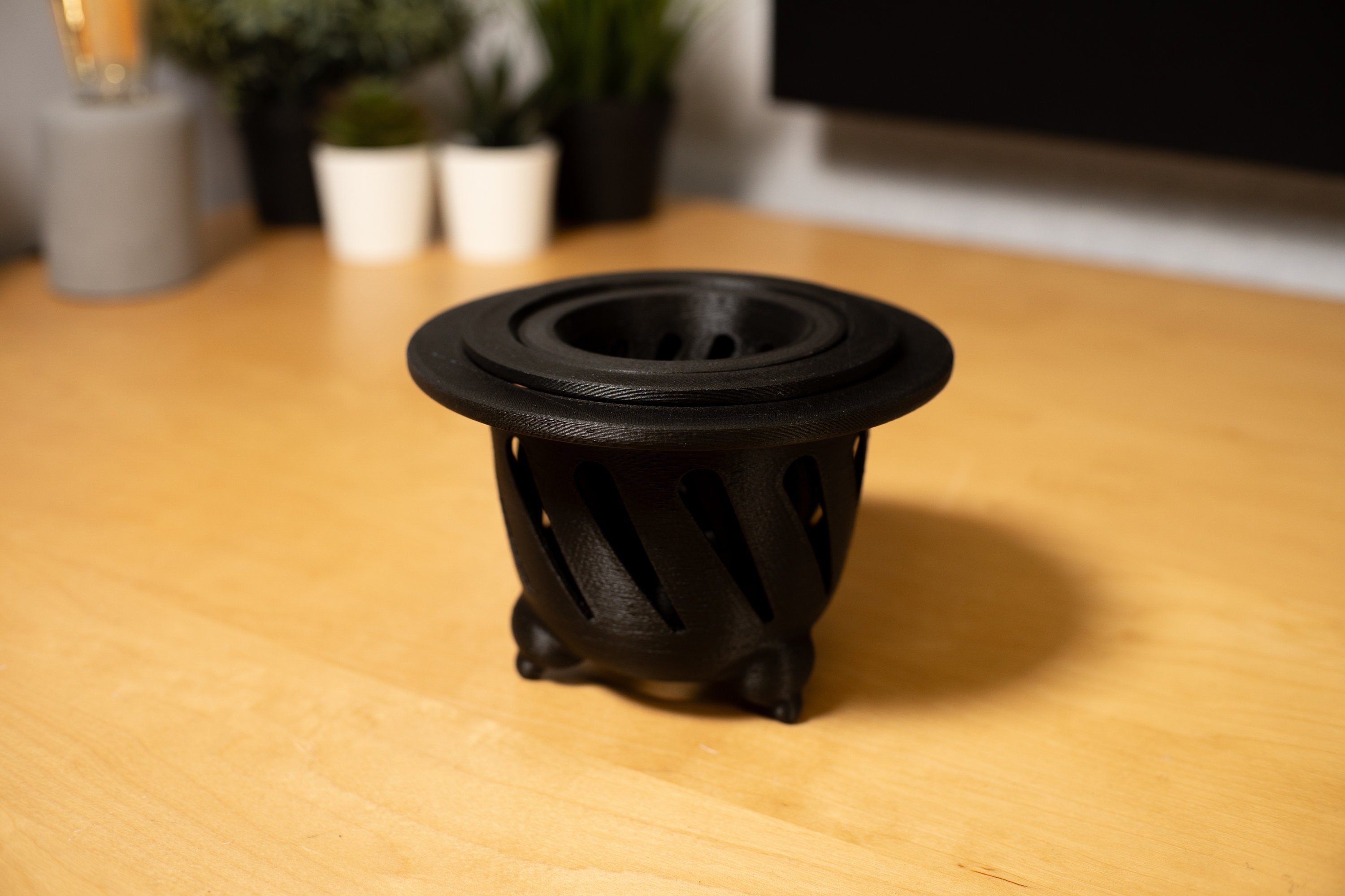 - Aerated Plant Pot With Excellent Drainage