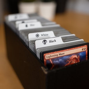 Intercalaires verticaux pour cartes gravées à onglets de qualité supérieure Magic the Gathering (MTG) | Noir Blanc | Acrylique | Lot de 7 | Meilleur cadeau pour | Accessoires de jeu