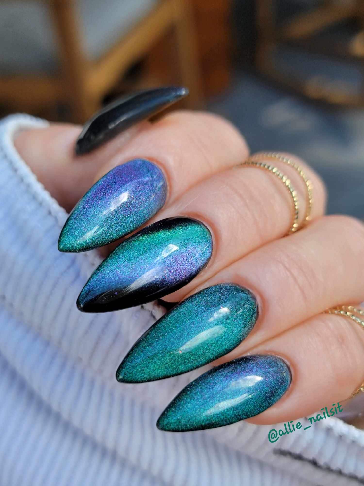 Teal Velvet Effect Nails