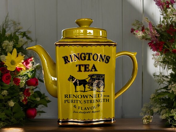 Vintage Rington's Tea Set: Gold Teapot and Mugs - Etsy UK