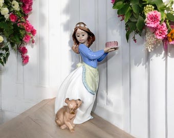 ヴィンテージ　LLADRO/リヤドロ　NAO/ナオ 『 子犬を抱いた女の子 』 ヴィンテージ リヤドロ NAO フィギュア：子犬を抱いた少女、高級磁器