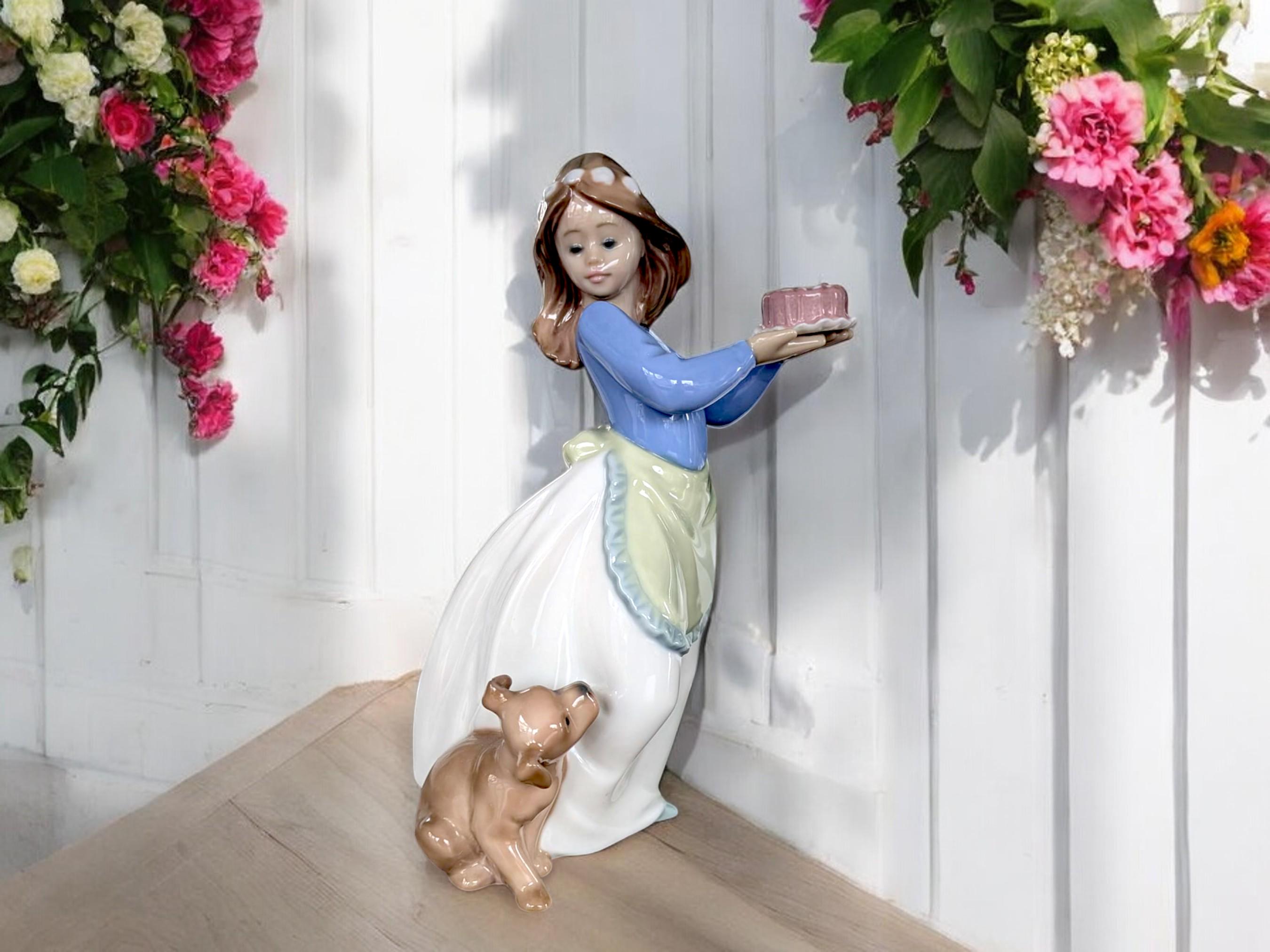 ヴィンテージ リヤドロ NAO フィギュア：子犬を抱いた少女、高級磁器