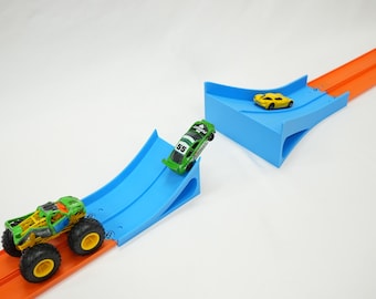 Double Stunt Jump and Landing | Hot Wheels and 1:64 Monster Jam Compatible