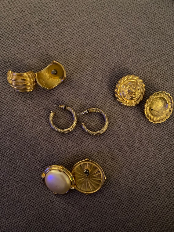 Misc costume gold post earrings!