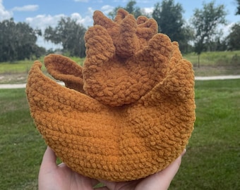 Crab Rangoon Crochet Pattern: Beginner-Friendly Food Plushie Pattern (Digital Download)