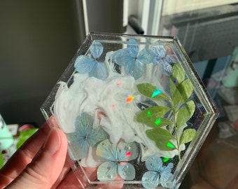 Dried hydrangea flower holographic resin coaster
