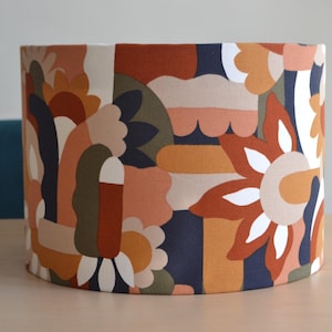 Jaren zeventig terracotta bloemenkatoenen stoffen lampenkap, vintage bloementafellamp, bloemstofophanging, plafondlamp, retro lichtarmatuur