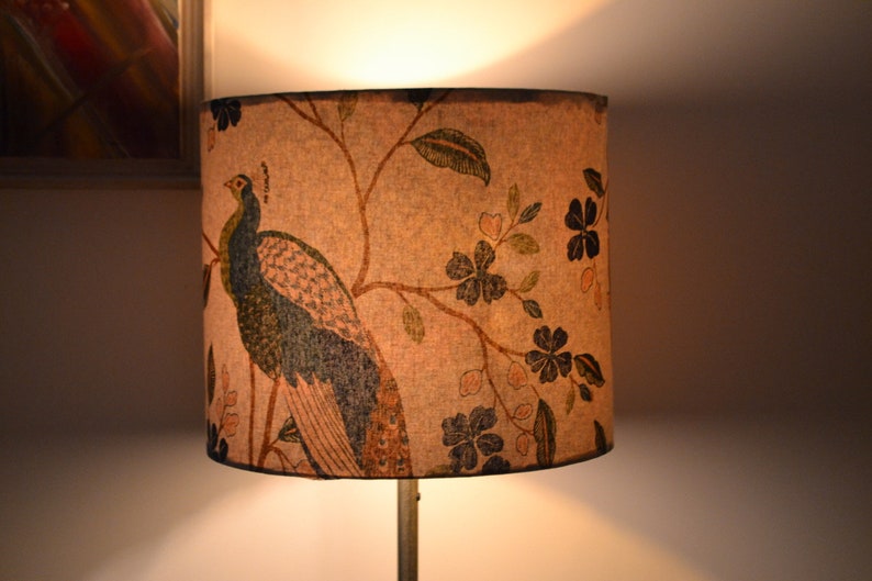 Abat-jour rond tissu paon, lampe à poser imprimé oiseau paon, suspension, abat jour tissu, luminaire tissu image 3