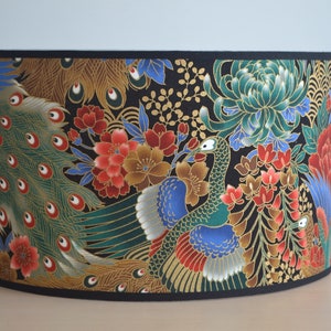 Round Japanese fabric lampshade with peacock pattern, Japanese peacock bird pattern table lamp, table lamp and floor lamp, Japanese fabric light fixture