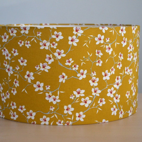 Abat-jour tissu coton fleur d'amandier jaune, lampe à poser imprimé tissu fleuri, suspension, luminaire fleur jaune