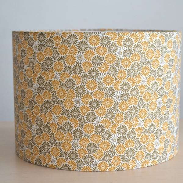 Abat-jour tissu coton imprimé fleurs jaune et doré, abat-jour pour lampe à poser, suspension motif japonais