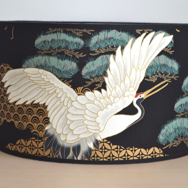 Abat-jour rond tissu japonais motif grue oiseau et dragon fond noir, lampe à poser japonais oiseau, lampe de table et lampadaire japonais