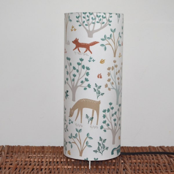 Lampe à poser chambre enfant joli bois: cerf, renard, lampe tube tissu  blancenfant, lampe de chevet forêt animaux