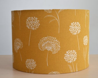 Abat-jour rond tissu moutarde jaune motif fleur pissenlit, lampe à poser imprimé fleurs, suspension, abat jour tissu, luminaire tissu fleurs