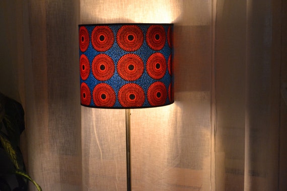 Abat jour tissu coton wax africain disque bleu rouge, luminaire, suspension, lampe à poser wax africain, lampe de chevet tissu africain