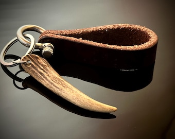 Handgemaakte geweisleutelhanger met leren houder | Dik leer | Uniek cadeau