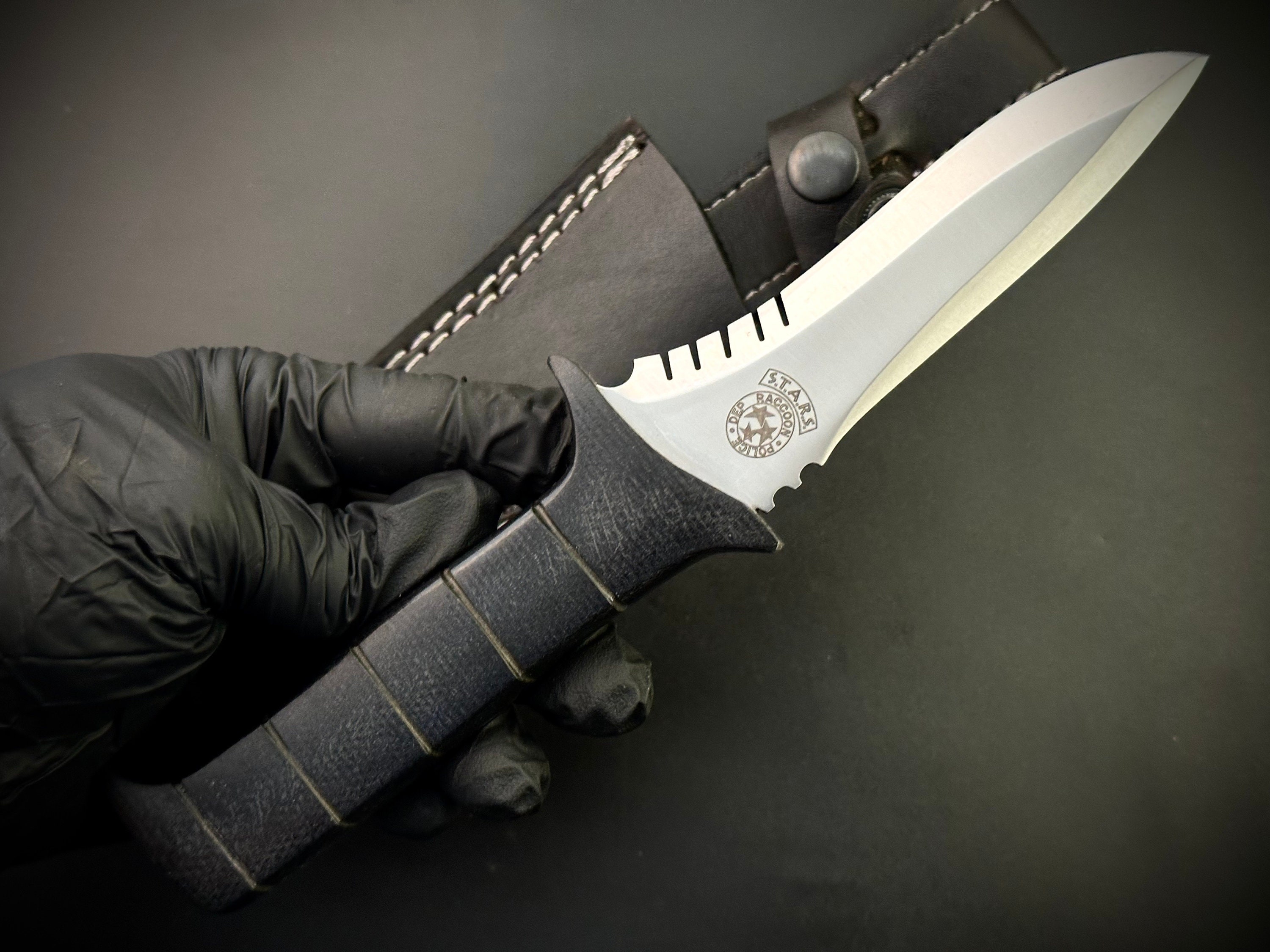 Handmade Bowie Knife Sharp Functional Leon Kennedy Replica | RE4