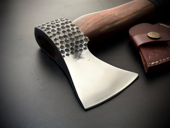 Hache En Acier Au Carbone – Manche Bois De Rose Et Cuir – Romaxx UK (outil/cadeau)