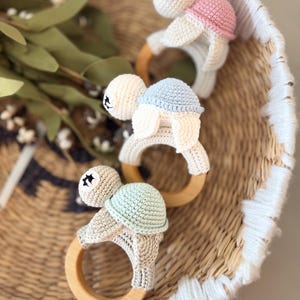 Personalized Crochet Turtle Baby Rattle Teether – Handmade Organic Cotton & Maple Wood Toy