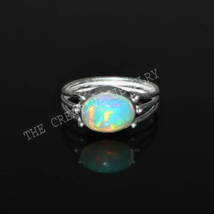 Anillo de ópalo etíope / Anillo de ópalo / Anillo de ópalo de fuego de Welo / Plata de ley 925 / Anillo delicado de ópalo / Anillo con piedra natal de octubre /